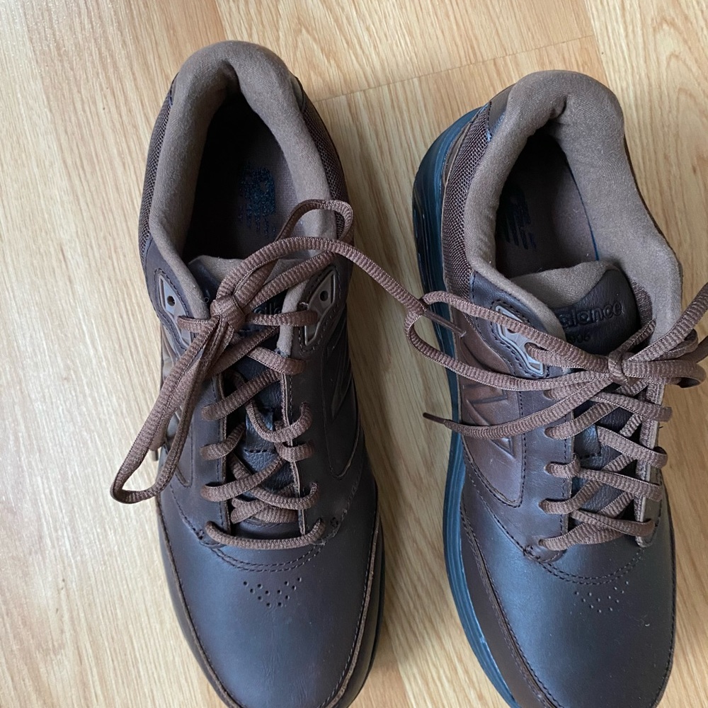 New Balance Mens Leather Shoes. NWOT